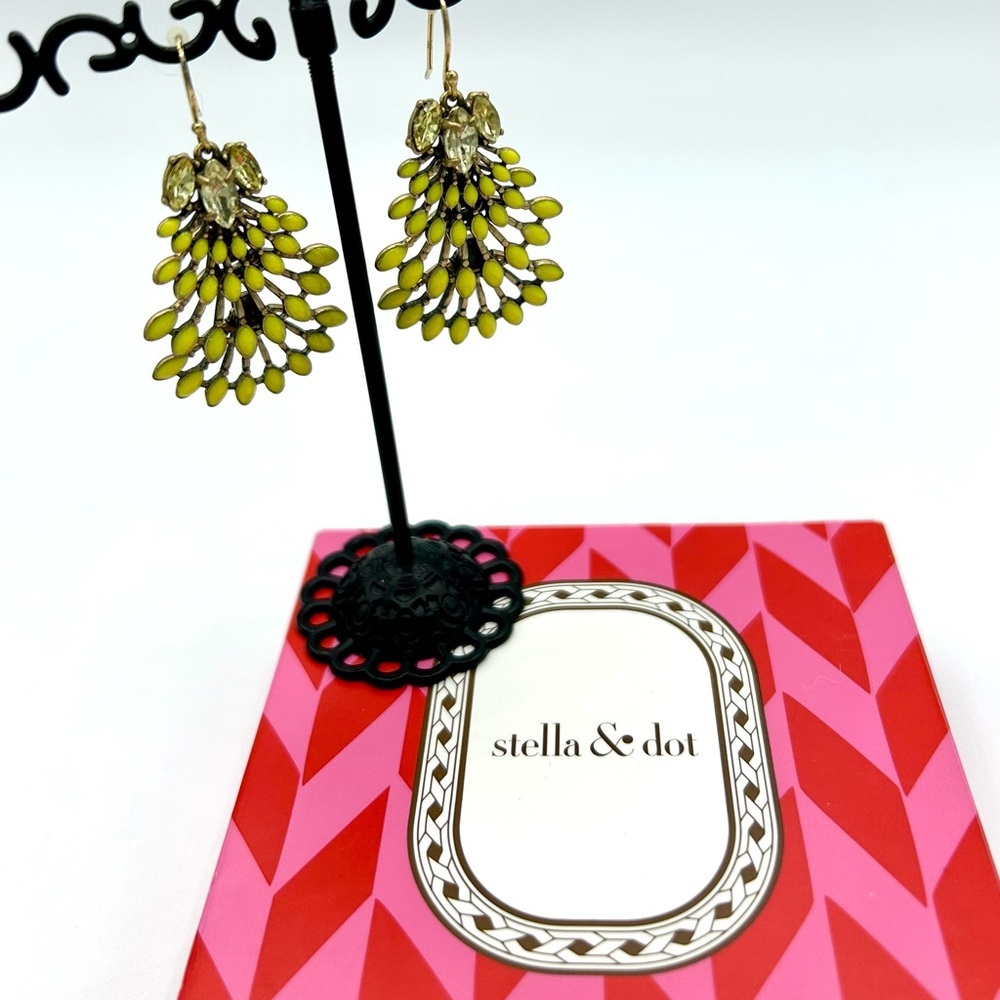 STELLA & DOT Chandelier Pierced Earrings Yellow